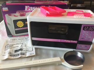 Easy Bake Oven & Snack Center White Toy Kit W/ Accessories 1997 Vintage