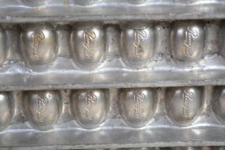 Vintage Signed Ringers Brand 84 Piece Metal Candy Chocolate Mini Easter Egg Mold