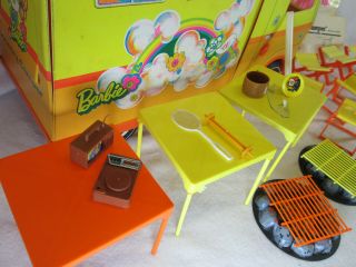Vintage 1973 Mattel Barbie Country Camper play set and accessories 4