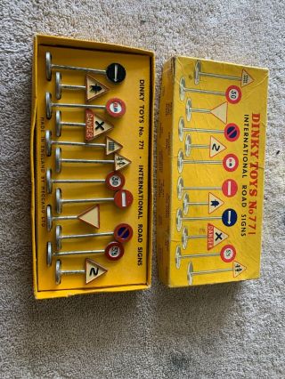 Vintage Dinky Toys No 771 International Road Signs