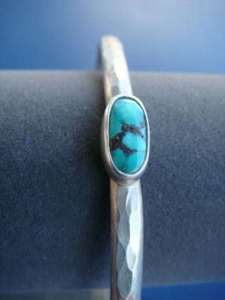 Vintage Signed Gmj Navajo Hammered Sterling Silver And Turquoise Bracelet