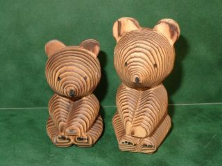 Japanese Vintage Folk Art Pair Wood Grain Bear " Kuma " Hand Carved Made In Japan