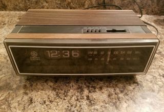 Vintage Ge Am/fm Alarm Flip Number Clock Radio 7 - 4305b Wood Grain