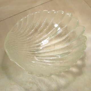 Vintage Clear Glass Scallop Clam Shell Footed Serving Bowl Punch Dish Large