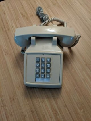 Vintage Desk Phone Cortelco 250044 - Mba - 20m Cream Beige Tan Desk Corded Telephone
