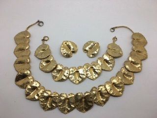 Vintage Classy Gold Tone Lea Necklace,  Bracelet,  & Clip - on Earrings 2