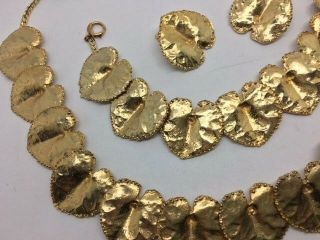 Vintage Classy Gold Tone Lea Necklace,  Bracelet,  & Clip - on Earrings 3