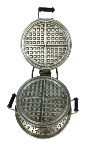 Vintage Antique Club Electric Waffle Mould Mold Waffle Maker Model 07 w/ Cord 2