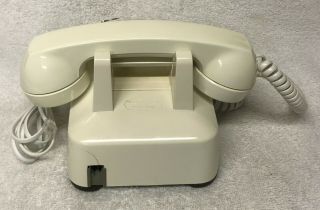 Vintage 1960s WESTERN ELECTRIC C/D 500 8 - 61 WHITE Rotary Dial Desktop Telephone 4