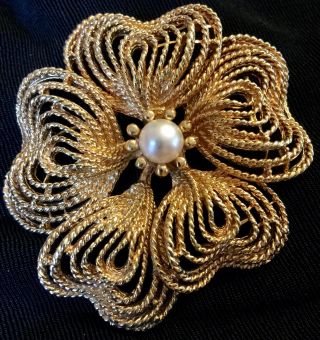 Vtg Runway Spun Wire Flower Brooch Pin Big Gold Tone Faux Pearl Figural 2.  5”