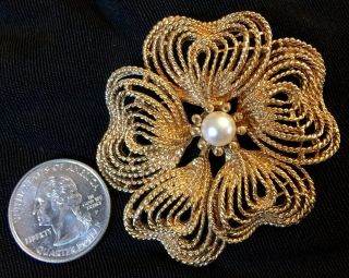 Vtg Runway Spun Wire Flower Brooch Pin Big Gold Tone Faux Pearl Figural 2.  5” 2