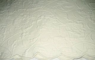 Vintage Ivory Matelasse Scalloped Twin Bedskirt
