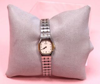 Ladies Vintage Seiko Quartz Stainless Steel Wristwatch Spares/repairs - B42