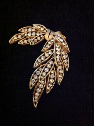 Vintage Crown Trifari Gold Tone Rhinestone Leaf Feather Pin Brooch