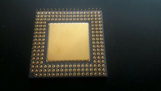 MOTOROLA XC68040RC - 25M 179 - Gold Pin PGA Vintage CPU 25MHz IC Quantity - 1 2