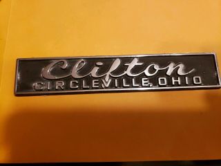 Clifton - - Circleville Ohio - - Metal Dealer Emblem Car Vintage Sm284