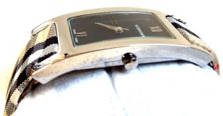 Ladies Vintage BURBERRY Swiss Made QUARTZ Wristwatch In Material Case - E26 4