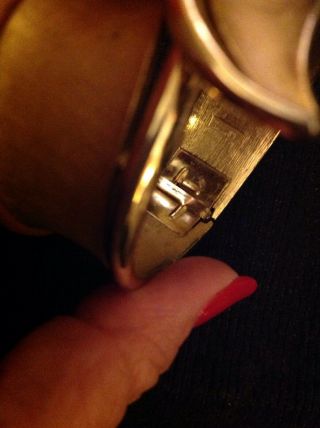 Vintage Signed Crown Trifari Brushed Polished Gold Tone Hinged Bracelet Bangle 5