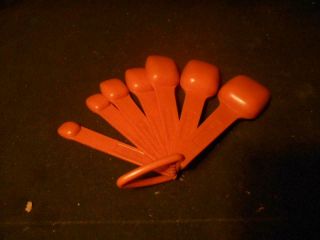 Tupperware Orange Set Of 7 Vintage 70s Retro Plastic Measuring Spoons Ring 4