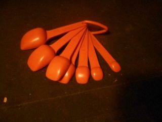 Tupperware Orange Set Of 7 Vintage 70s Retro Plastic Measuring Spoons Ring 5