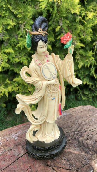 Vintage Chinese Oriental Decorative Lady Figurine