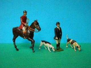 Britains Vintage Lead Hunt Mounted Huntsman Dismounted Huntswoman With 2 Hounds