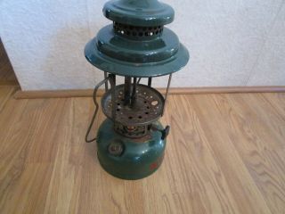 Vintage American Gas Machinery Co - Green 2 Mantle Lantern - Model 2572 - Or