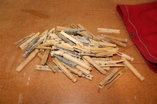60 Vintage Rustic Cottage Farm Wooden Pinch Clip Clothespins In Retro Canvas Bag