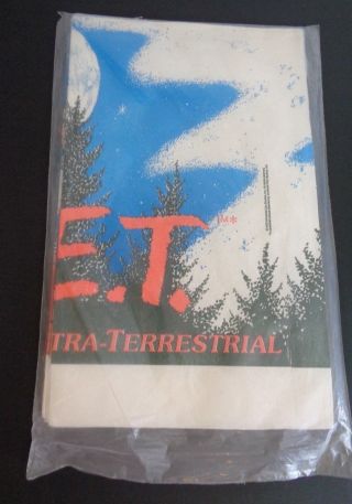 E.  T.  The Extra Terrestrial 1982 Vintage 52x96 " Table Cover Party Tablecloth