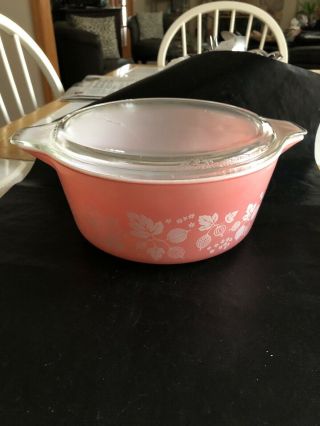 Vintage Pink And White Pyrex 2 1/2 Quart Covered Casserole