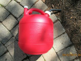 Vintage Eagle 2 1/2 Gallon Red Plastic Vented Gas Can PG - 3 (old type) 5