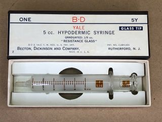 Vintage B - D Yale Becton Dickinson & Co 5cc 5y Glass Hypodermic Syringe Glass Tip