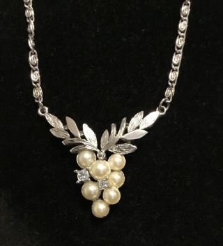 Vintage Avon Faux Pearl & Rhinestone Silver Plated Necklace Wow