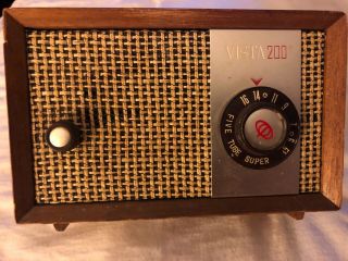 Vintage Radio Vista 200 Model 11515,  5 Tube.  Made In Japan 1960 