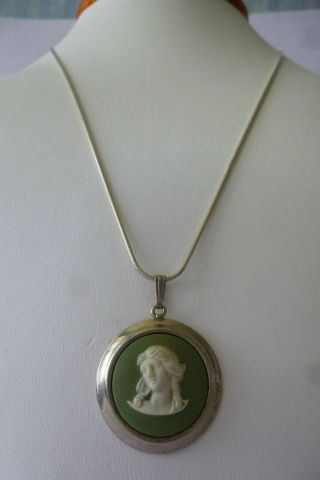 Vintage Wedgwood Green Jasper Ware Pendant On A 925 Silver Italy Chain