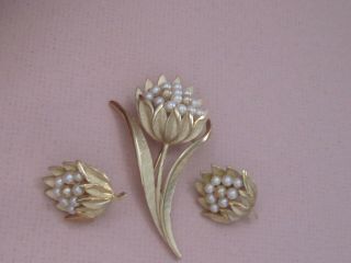 Vtg.  Crown Trifari Faux Pearl Flowers Brooch & Earrings