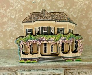 Artisan Miniature Faux Dollhouse Victorian Painted House Room Prop Shelf Sitter