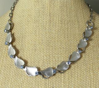Vintage Art Deco Ribbed Leaf Blue Rhinestones Silver Tone Necklace 15.  5 "