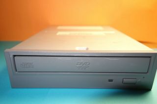 Vintage Scsi 2002 Gray Toshiba Sd - M141 Dvd / Cd Rom Drive Sun Pc Mac Unix Os X