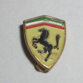 Ferrari - Italy Car Vintage Pin Badge Distintivo Spilla Italia