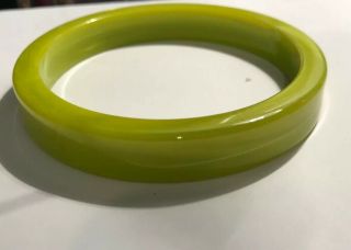 Vintage Modernist Art Deco French Cut Lucite Green Yellow Marble Bangle
