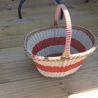 Vintage 1950 ' s Wicker Shopping Basket Red Woven Plastic Trim Retro Cane 4