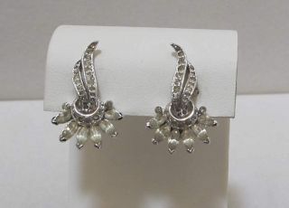 Exquisite Vtg Kramer Of Ny Clear Rhinestone Silver Tone Tendrils Clip Earrings