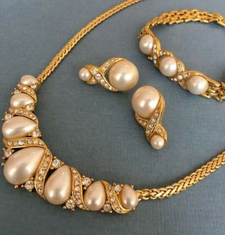 Vintage Trifari Parure Faux Pearl Gold Tone Necklace Earrings Bracelet 1960s 70s