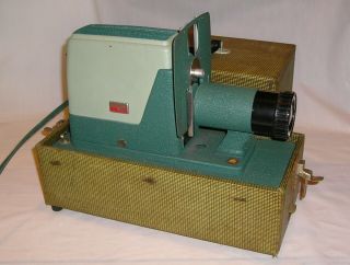 Vintage Argus 300 Slide Projector With Case & Bulb - Well