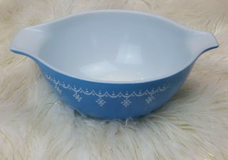Vintage Pyrex 1 1/2qt Cinderella Mixing Bowl Blue w/White Snowflake Garland 442 2