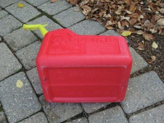 Vintage Craftsman 1 1/2 (P15) Gallon Red Plastic Vented Gas Can 4
