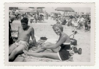 Vintage Photo Pretty Young Woman Bathing Suit Atlantic City Beach 1940 