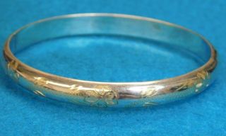 Vintage.  925 Sterling Silver Flower Etched Hinged Bracelet