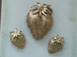 Vintage Strawberry Brooch And Clip On Earrings Set Gold Tone